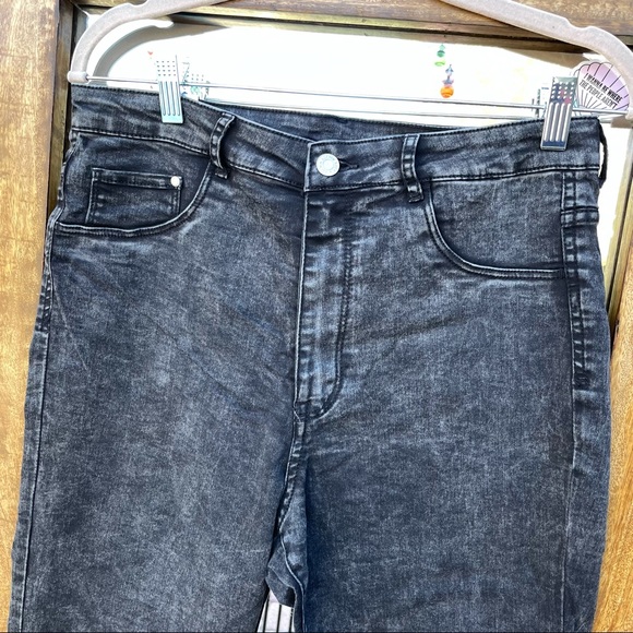 NWT H&M Jeans - Picture 2 of 10